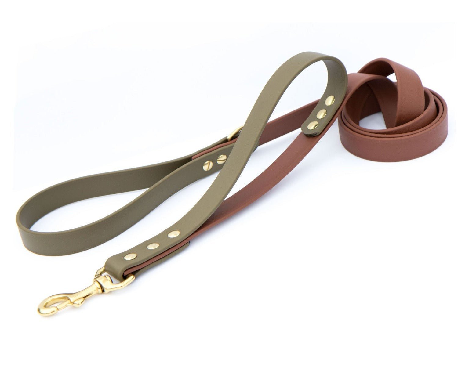 Leather dog leash with traffic clearance handle